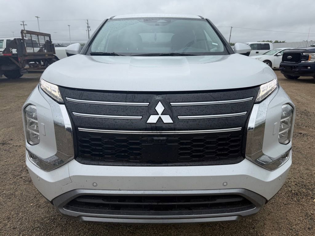 Used 2025 Mitsubishi Outlander SE AWD/4WD image 8