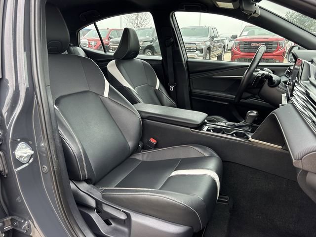 Used 2025 Toyota Camry SE image 26