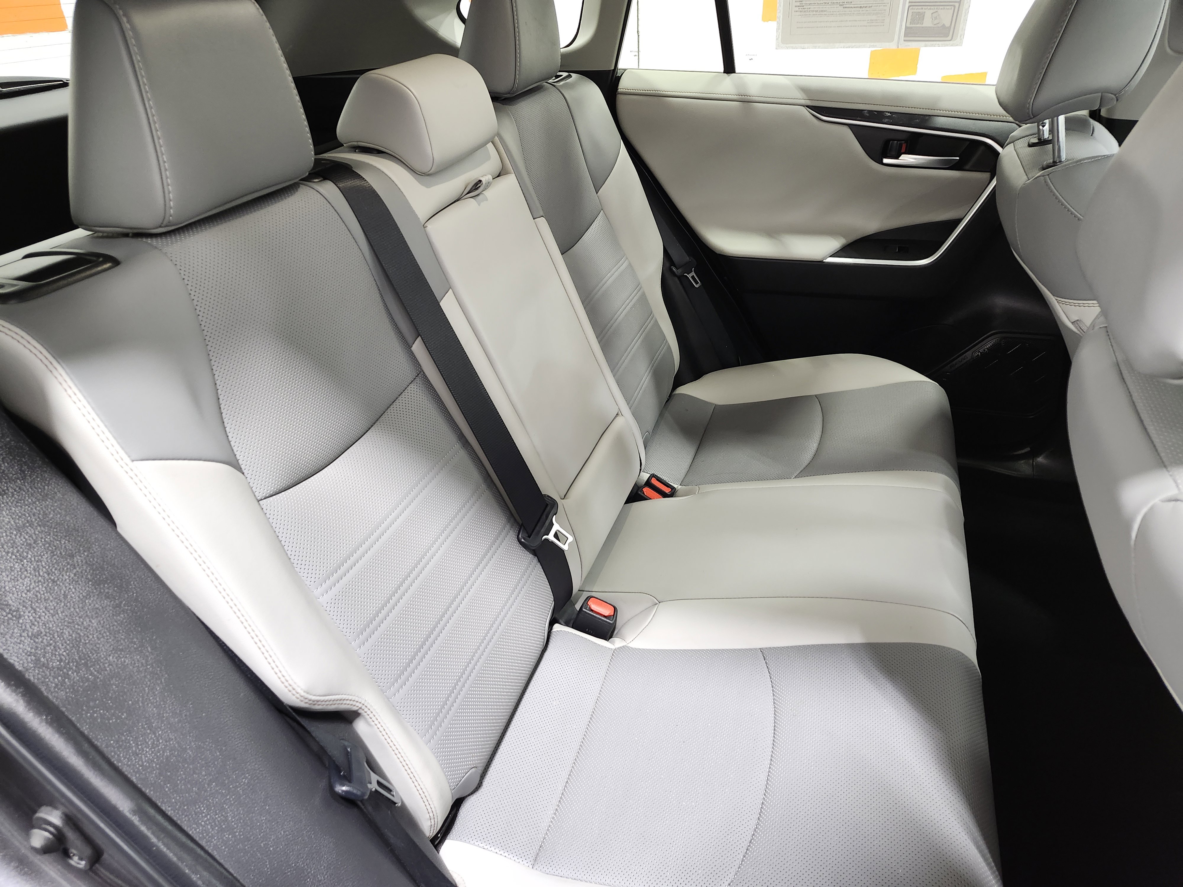 Used 2023 Toyota RAV4 Limited image 20