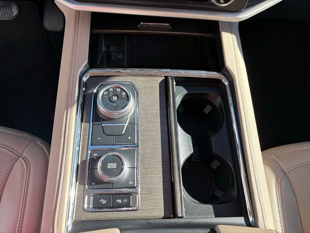 Used 2024 Ford Expedition Limited image 24
