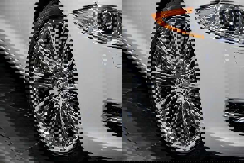 Used 2011 Jaguar XJ L Supercharged image 3