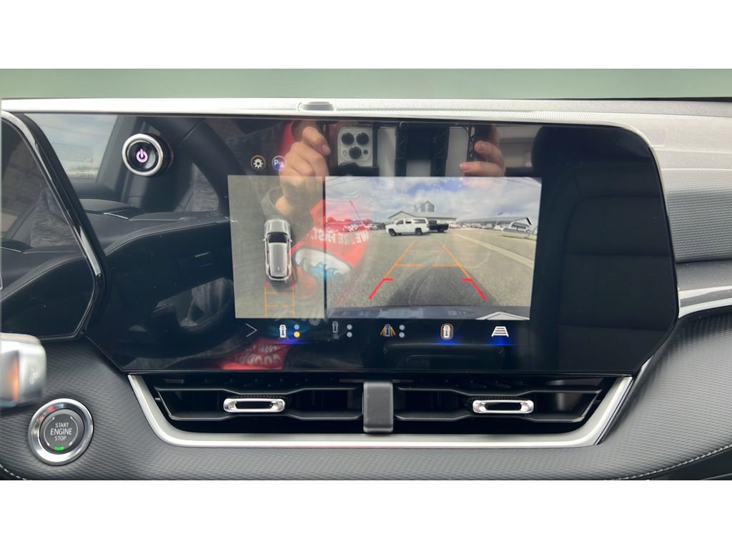 New 2026 Chevrolet Equinox LT w/ Convenience Package II AWD/4WD image 19