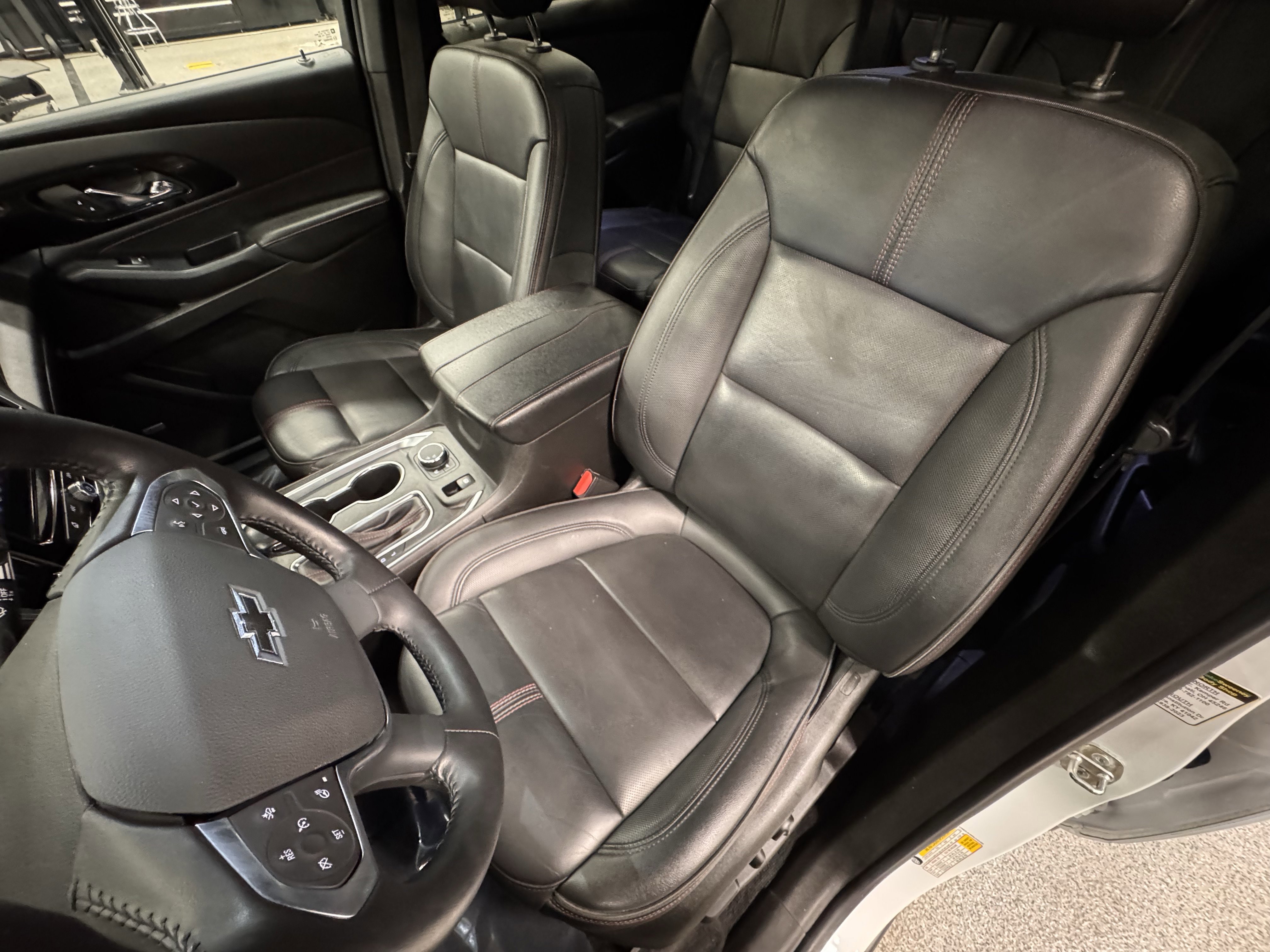 Used 2022 Chevrolet Traverse RS image 17