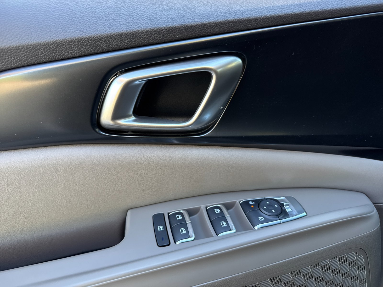 New 2026 Kia Carnival LXS FWD image 11