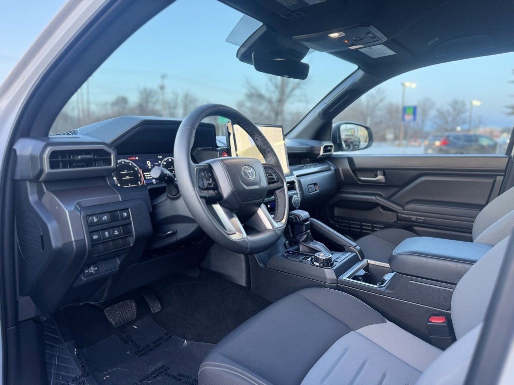 Used 2024 Toyota Tacoma TRD Off-Road image 14