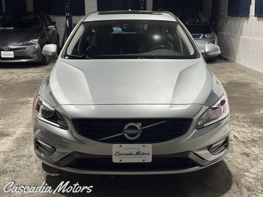 Used 2018 Volvo V60 T5 Dynamic w/ Vision Package AWD/4WD image 4