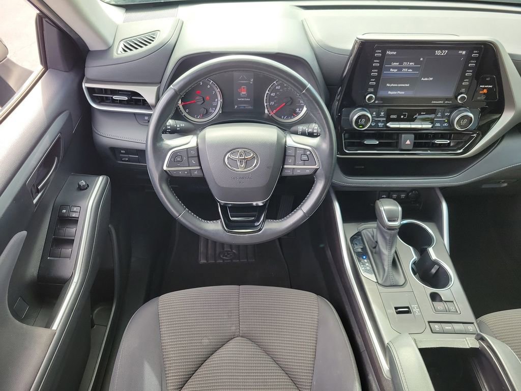 Used 2021 Toyota Highlander LE image 20