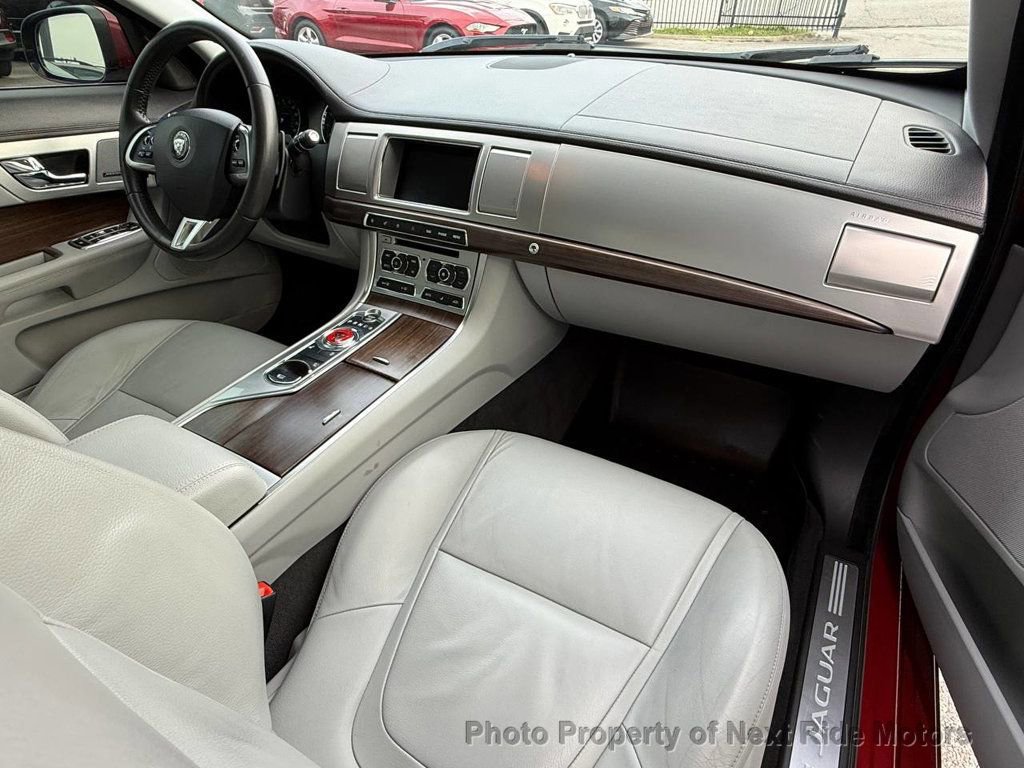 Used 2015 Jaguar XF Premium image 17