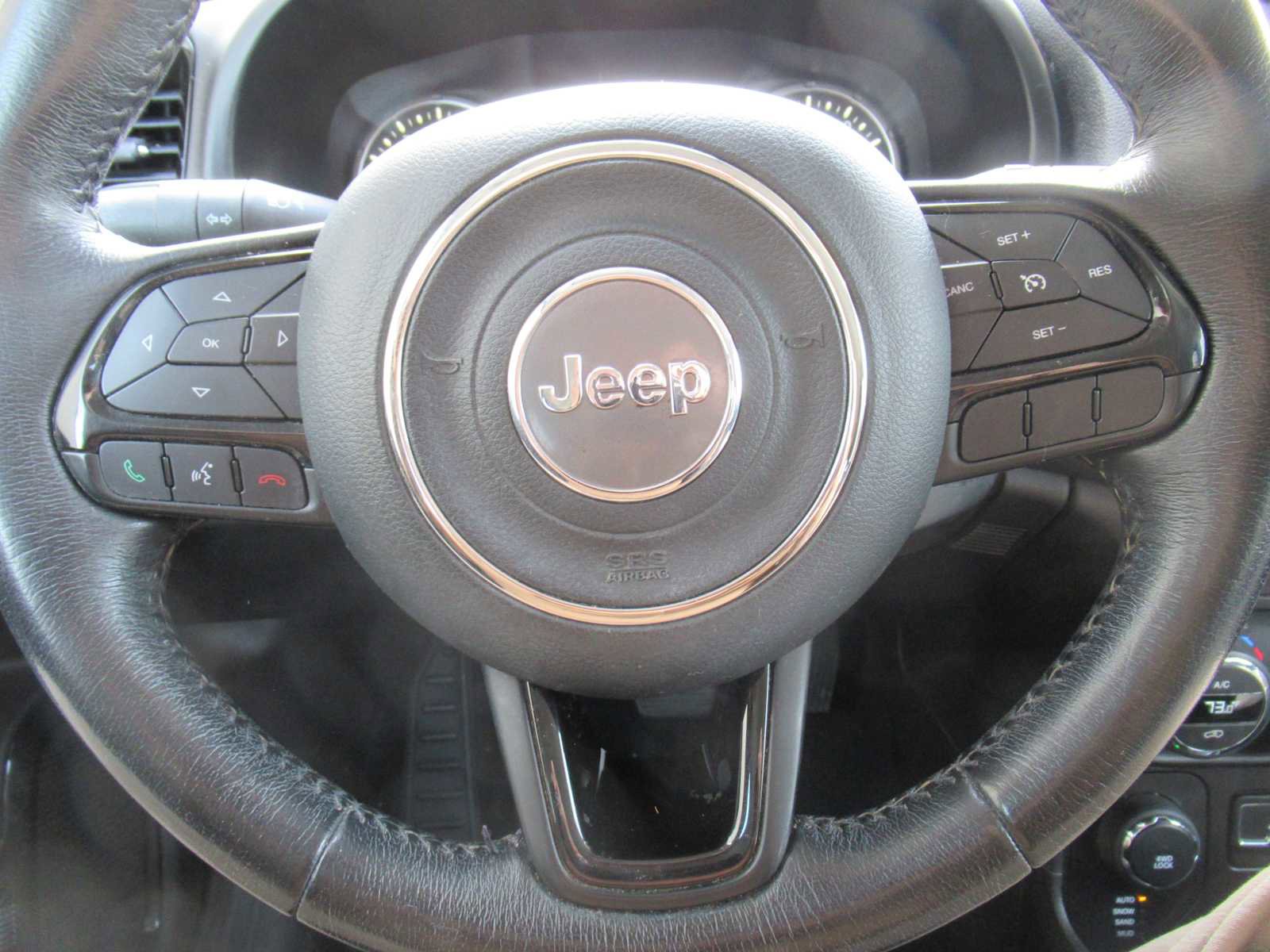 Used 2016 Jeep Renegade Latitude image 22