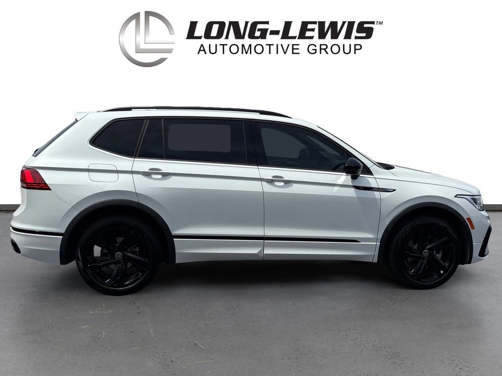 Certified 2024 Volkswagen Tiguan SE R-Line w/ MDO Package, Three-Row FWD image 8