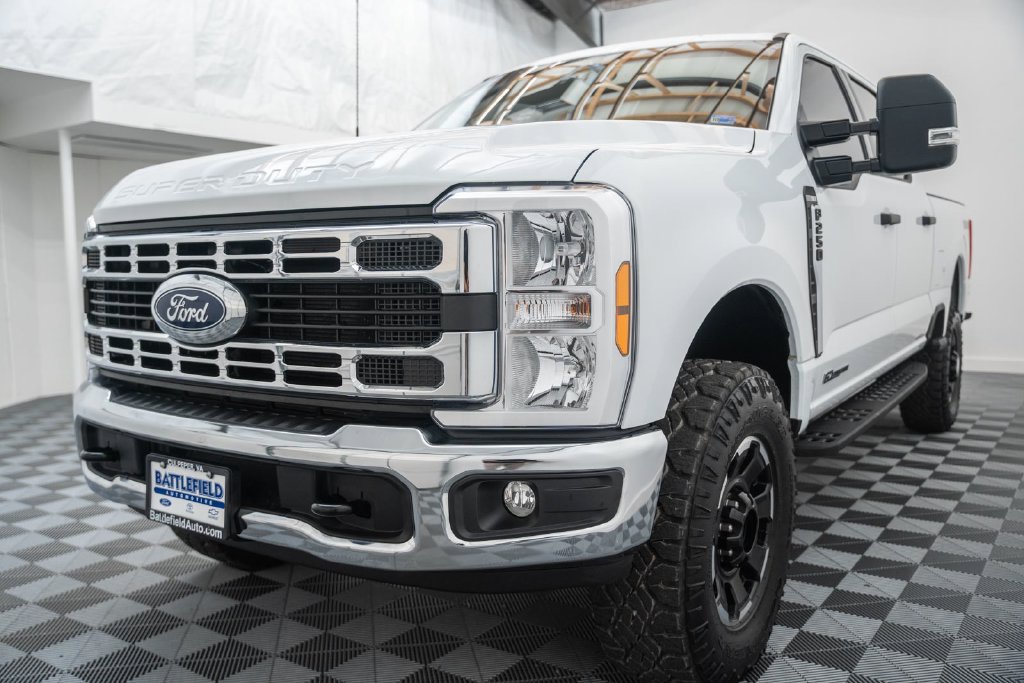 Used 2026 Ford F250 XLT w/ Tremor Off-Road Package AWD/4WD image 3