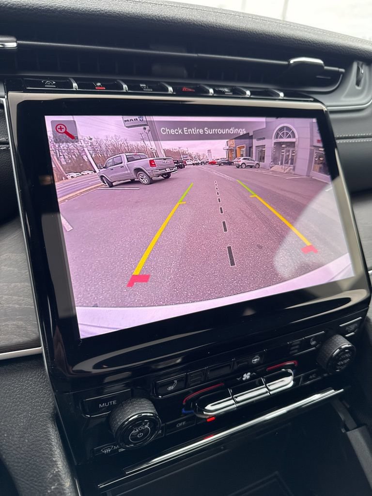 New 2025 Jeep Grand Cherokee Limited w/ Black Appearance Package AWD/4WD image 13