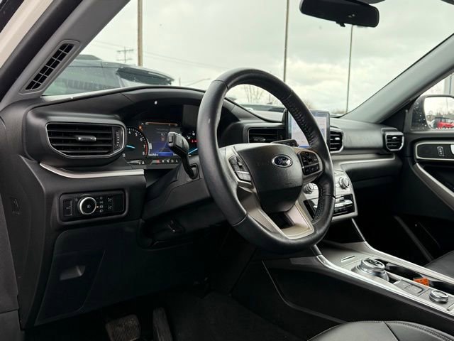 Used 2023 Ford Explorer XLT w/ Equipment Group 202A image 12
