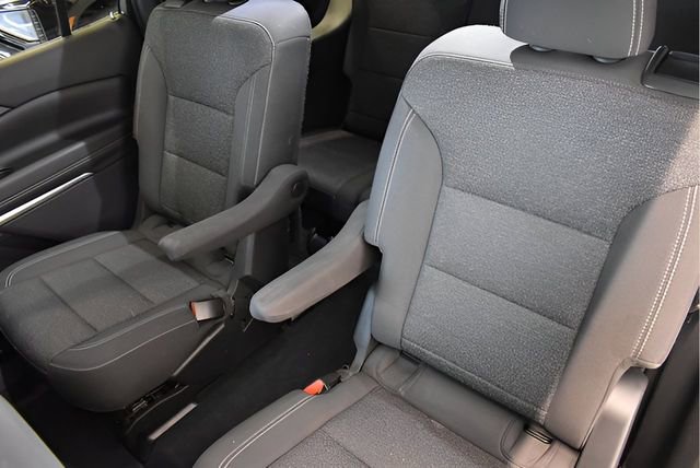 Used 2024 Chevrolet Traverse LT AWD/4WD image 7