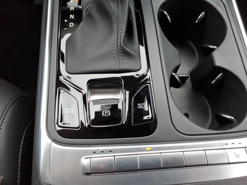New 2026 Kia Carnival EX FWD image 16