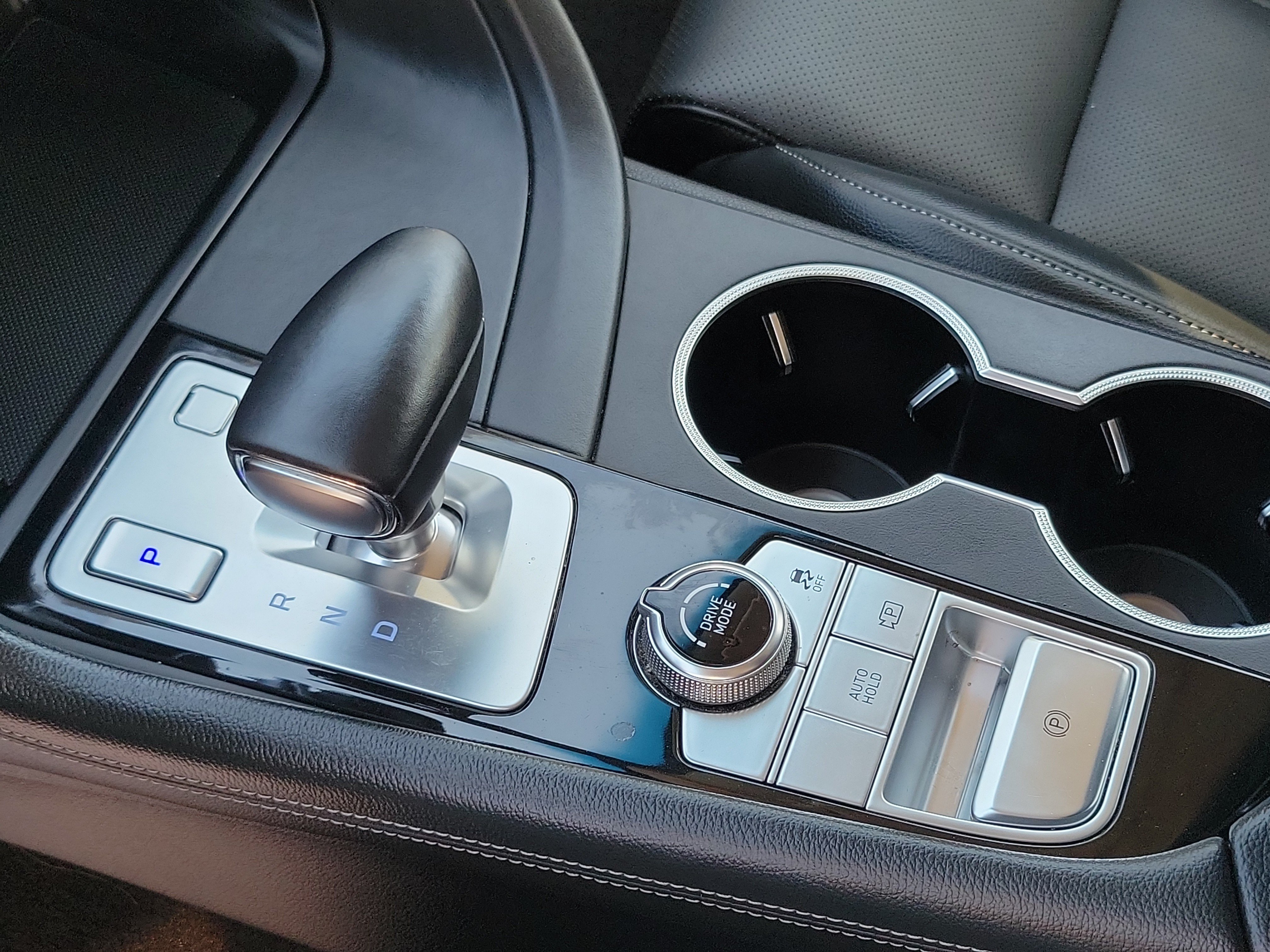 Certified 2023 Genesis G70 2.0T RWD image 14