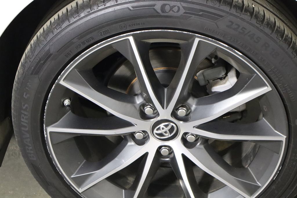Used 2017 Toyota Camry XSE w/ Moonroof Package image 37