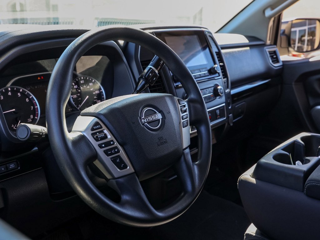 Used 2023 Nissan Titan SV image 14