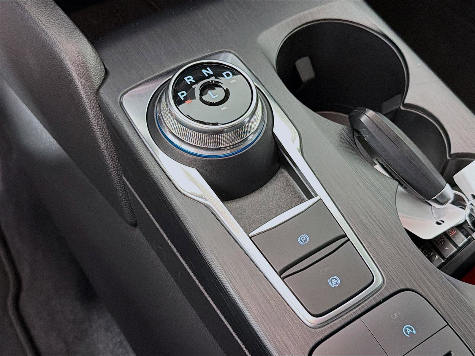 Used 2025 Ford Escape ST-Line w/ Cold Weather Package image 17