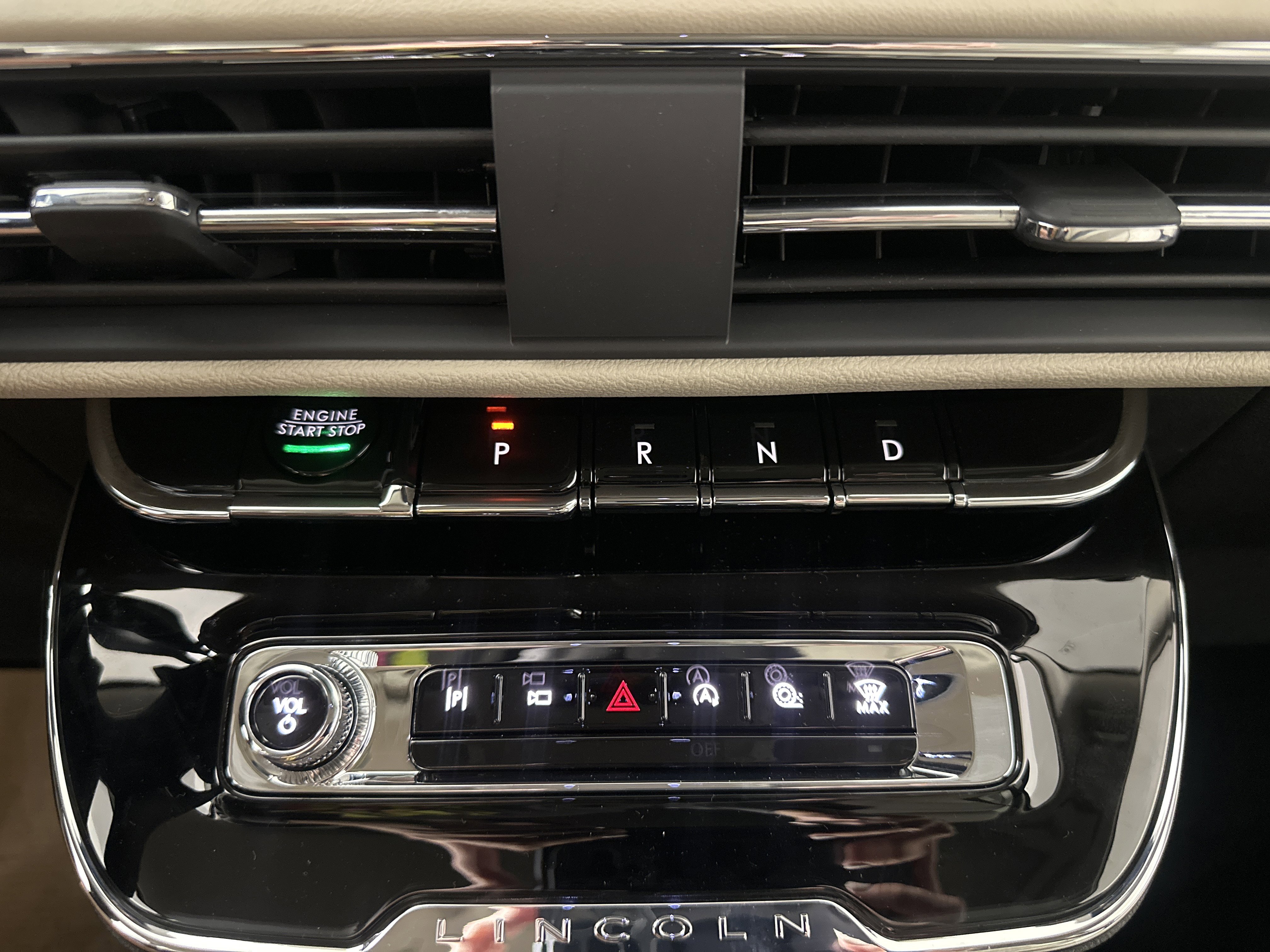 New 2025 Lincoln Corsair AWD image 18