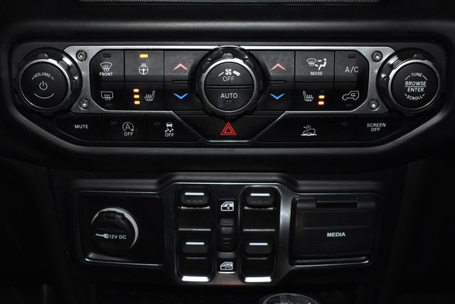 Used 2022 Jeep Wrangler Unlimited Sahara image 17