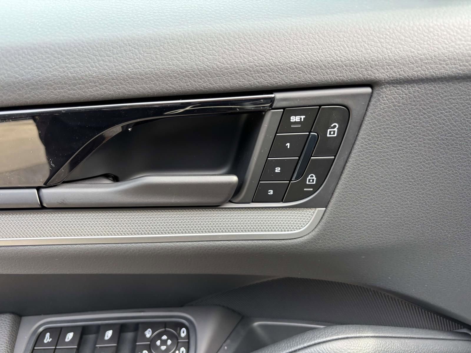 New 2026 Porsche Cayenne image 24