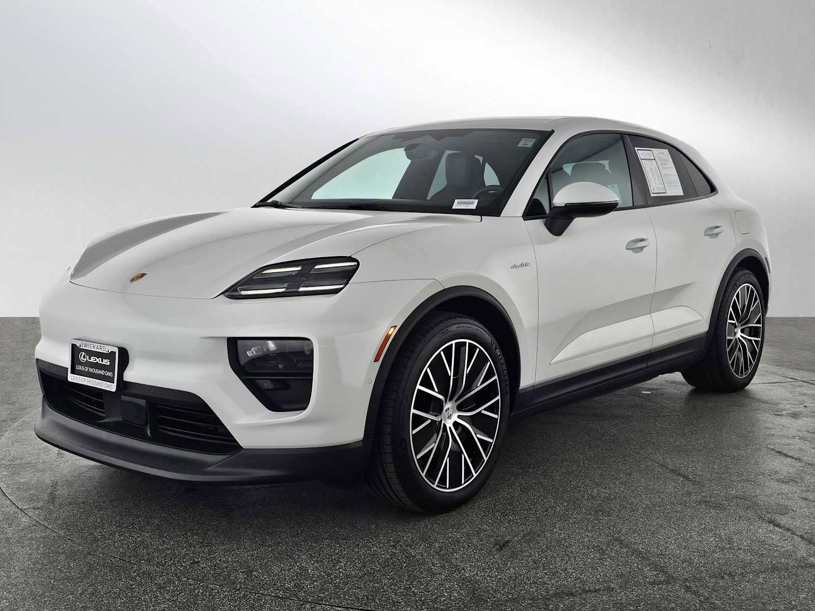 Used 2024 Porsche Macan 4 Electric image 7