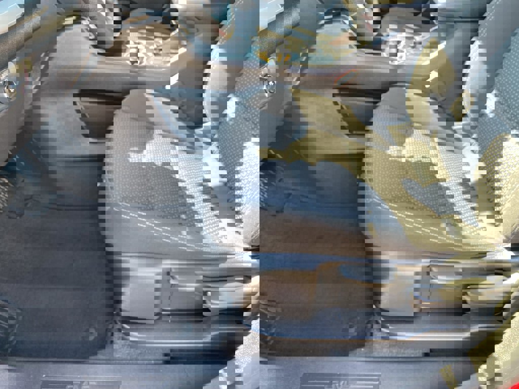 Used 2024 GMC Terrain SLE image 25