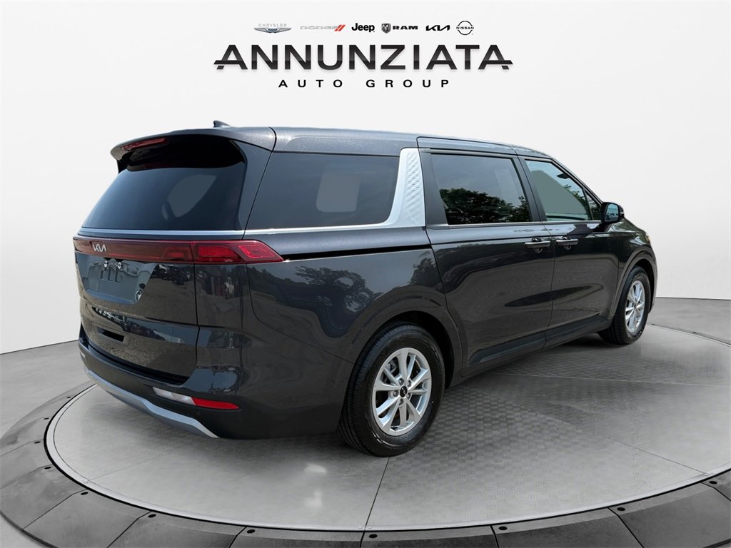 Used 2024 Kia Carnival LX image 5
