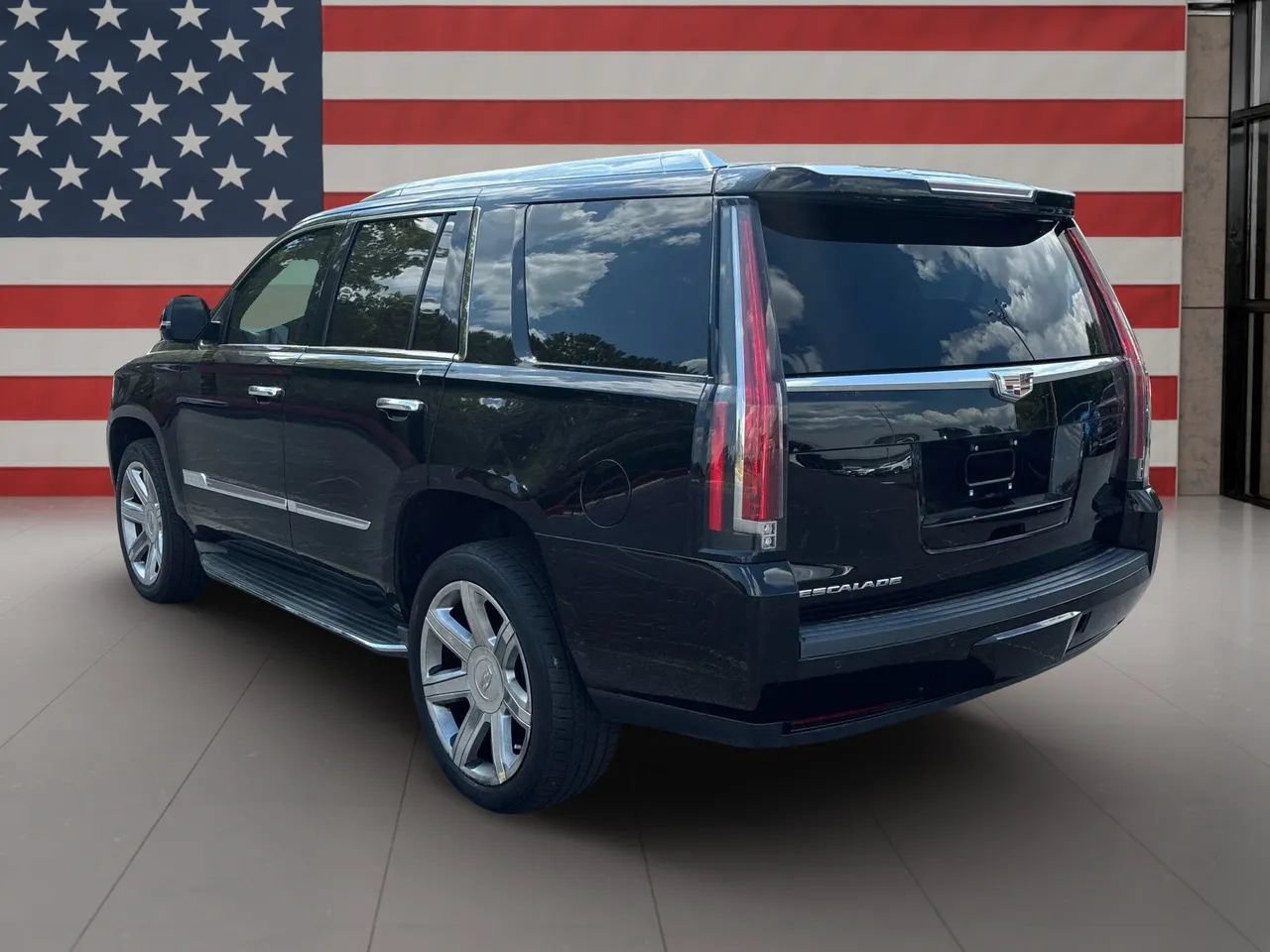 Used 2015 Cadillac Escalade Luxury AWD/4WD image 5