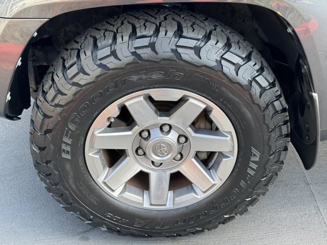 Used 2016 Toyota 4Runner SR5 AWD/4WD image 15