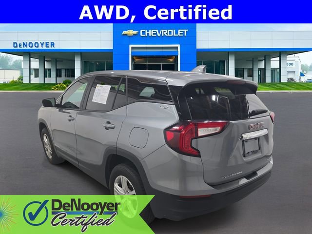 Used 2024 GMC Terrain SLE image 7