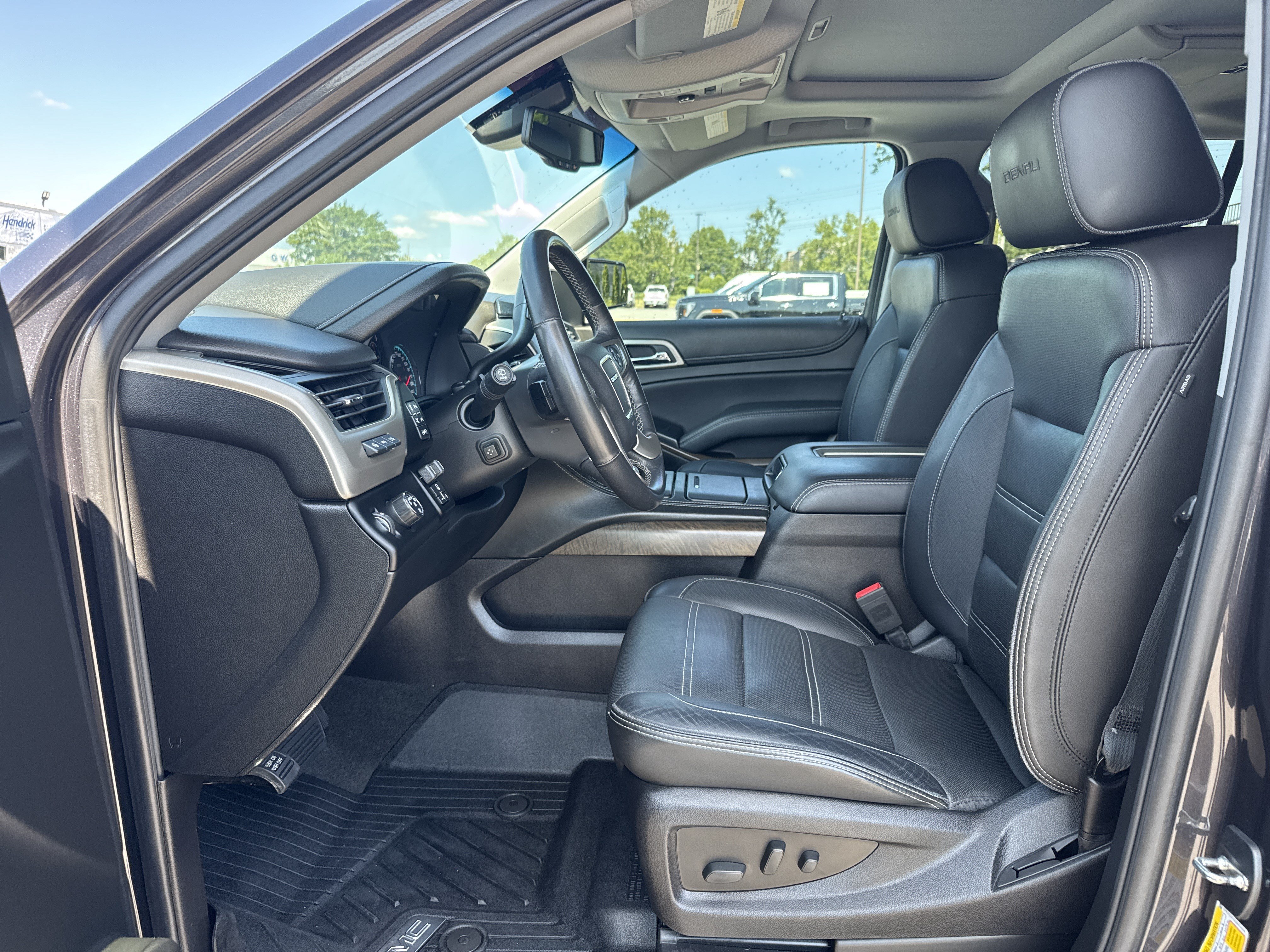 Used 2018 GMC Yukon Denali w/ Denali Ultimate Package RWD image 17