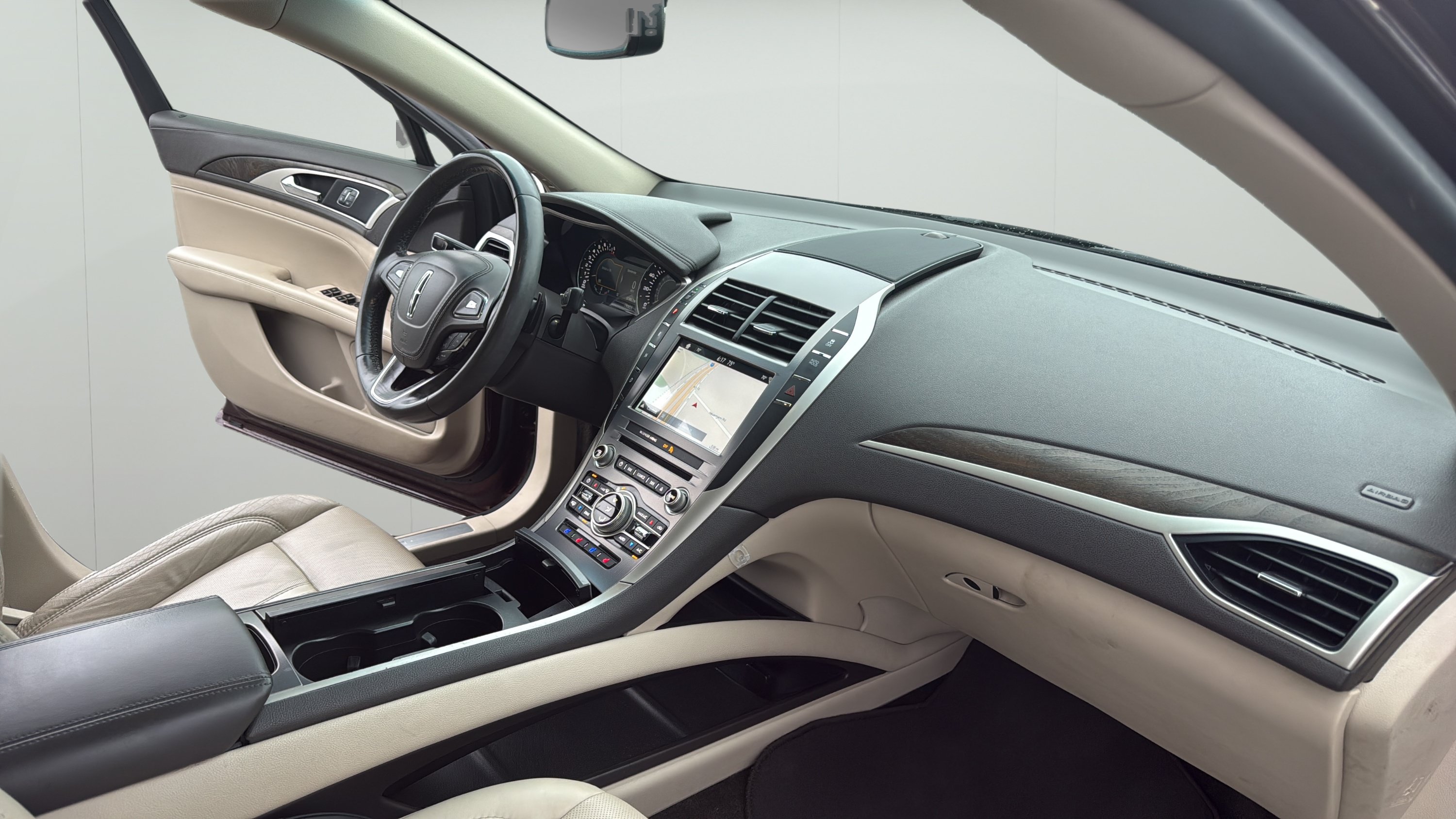 Used 2017 Lincoln MKZ Reserve FWD image 26