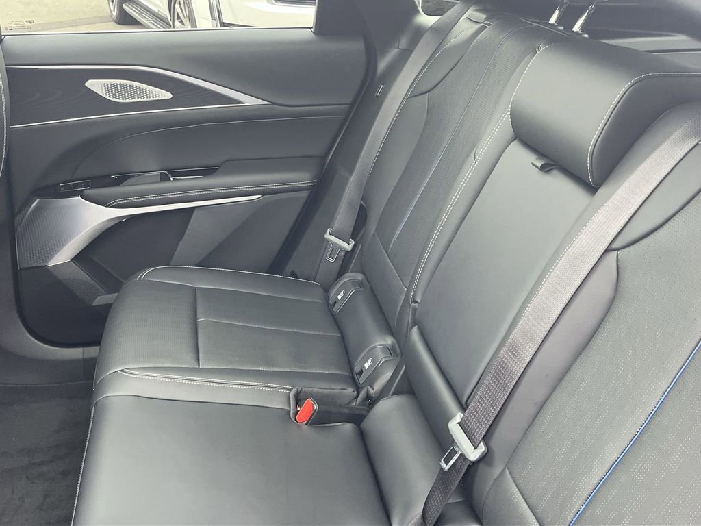 New 2026 Cadillac Lyriq Premium Luxury image 17