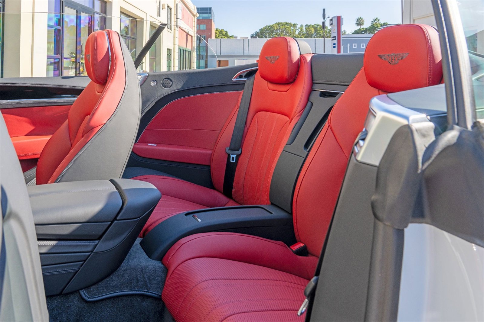 Used 2024 Bentley Continental GT image 9