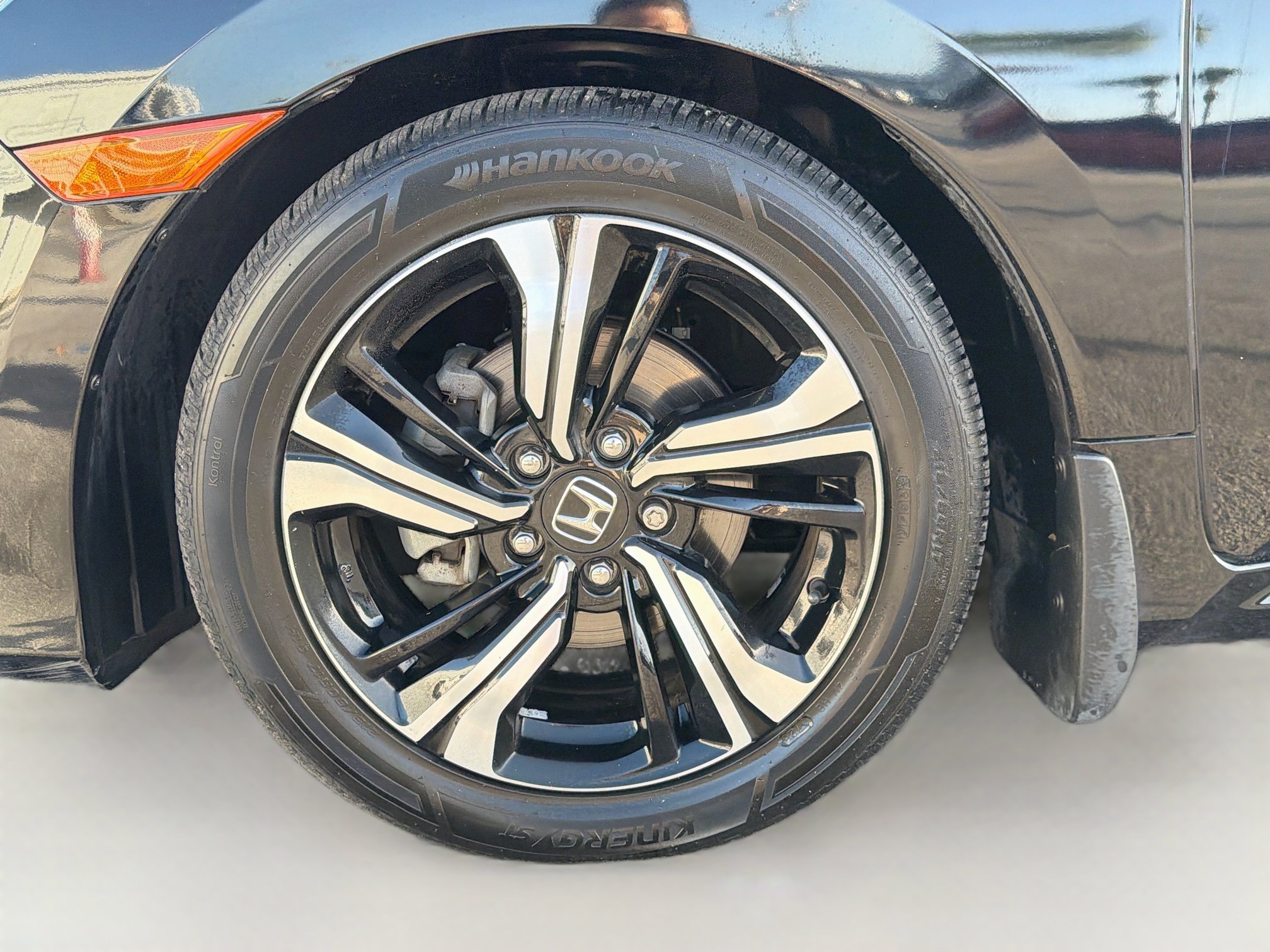 Used 2018 Honda Civic Touring image 41