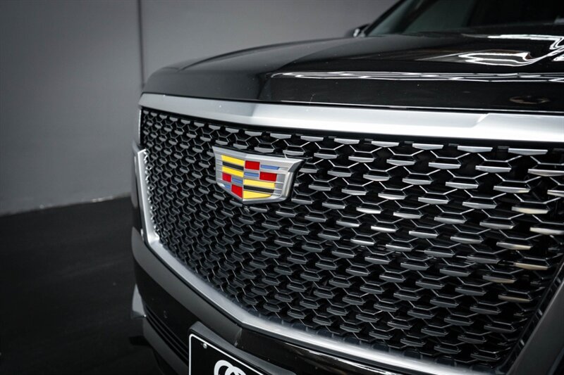 Used 2023 Cadillac Escalade Premium Luxury w/ Performance Package AWD/4WD image 10
