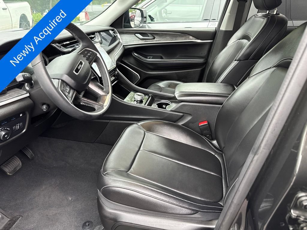 Used 2023 Jeep Grand Cherokee 30th Anniversary AWD/4WD image 4