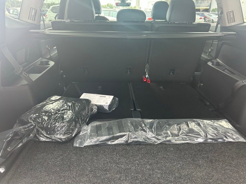 New 2026 Volkswagen Atlas SE image 37