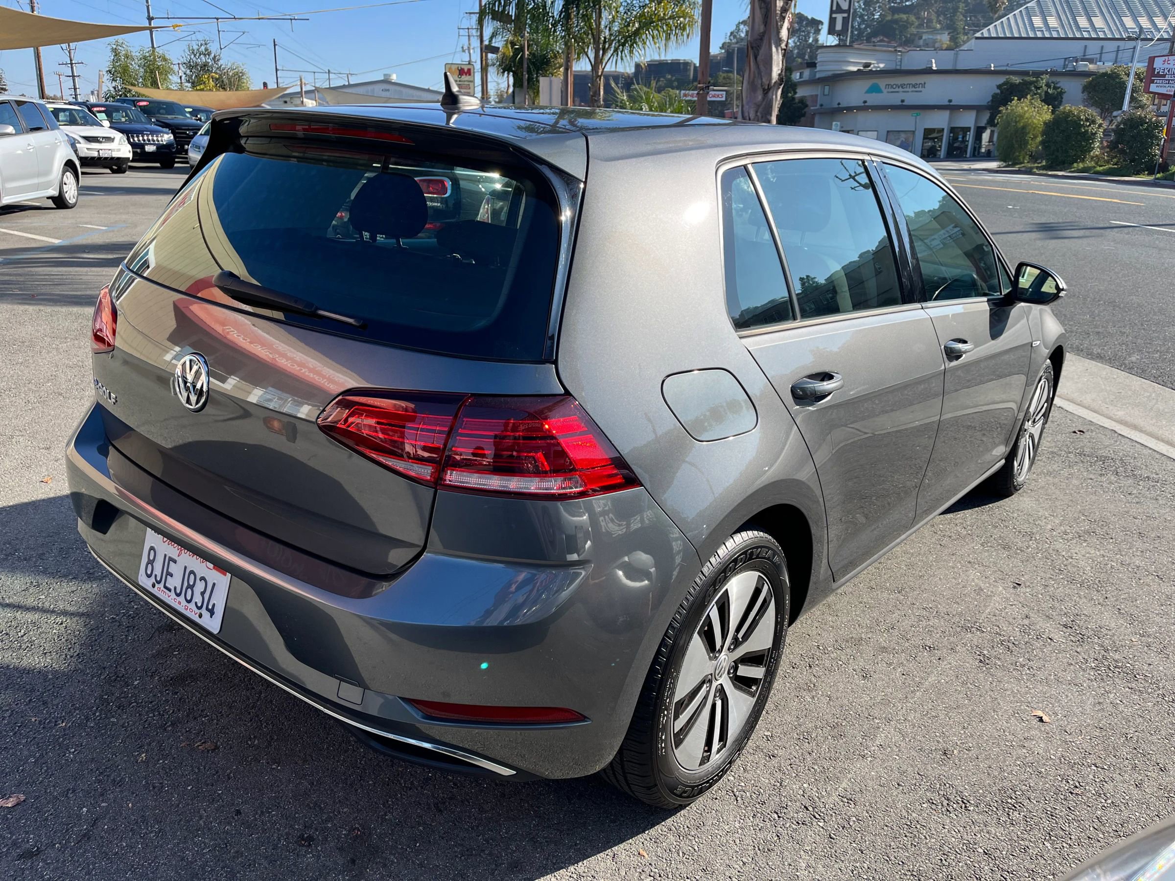 Used 2019 Volkswagen e-Golf SE w/ Driver Assistance Package FWD image 8