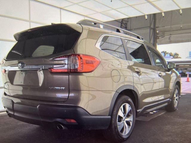 Used 2025 Subaru Ascent Premium image 2