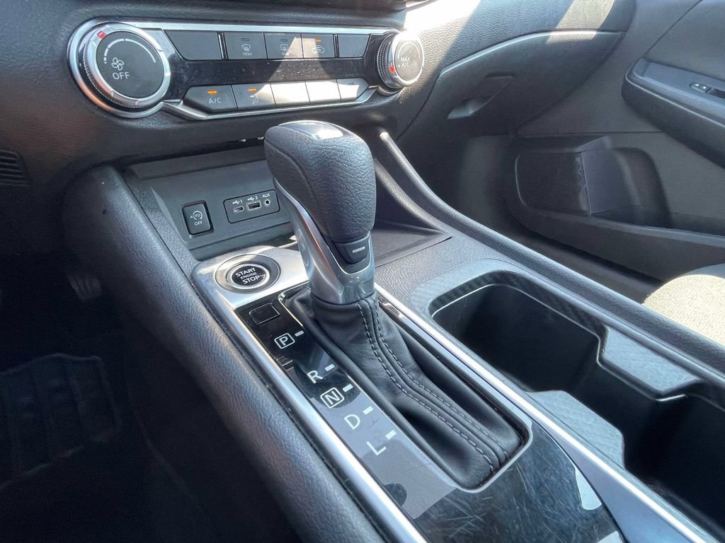 Used 2024 Nissan Sentra SV FWD image 32