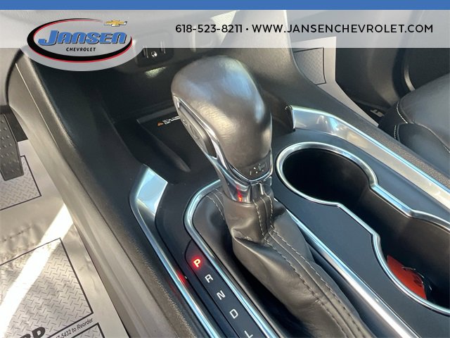 Used 2022 Chevrolet Traverse LT w/ Midnight/Sport Edition image 15