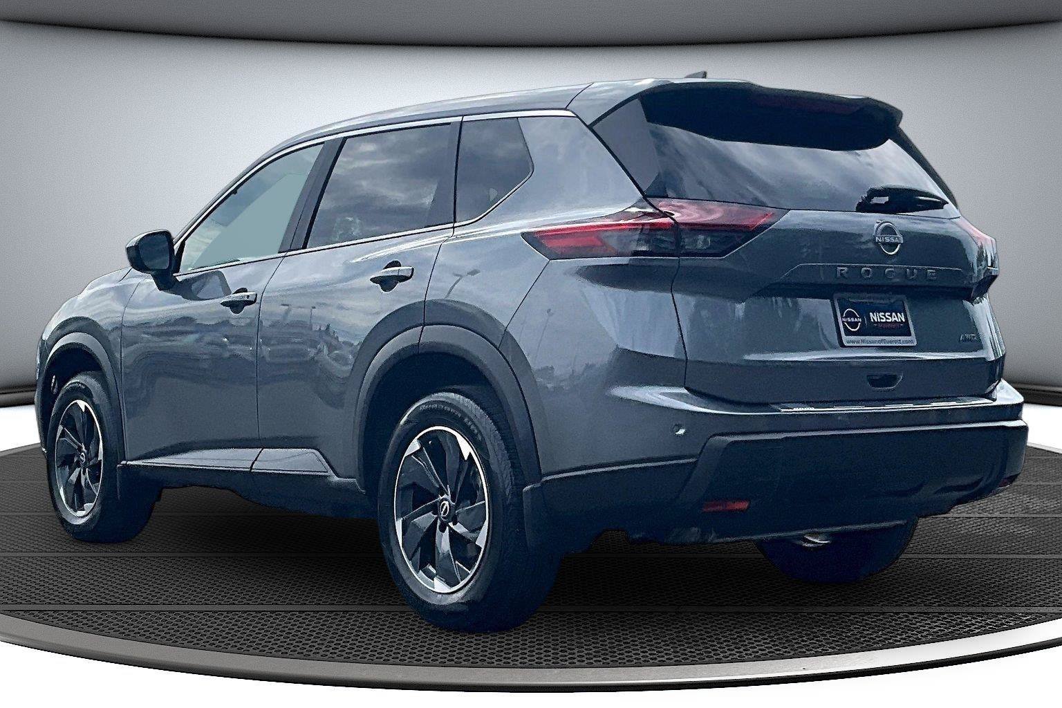 Used 2026 Nissan Rogue SV w/ Cold Weather Package AWD/4WD image 5