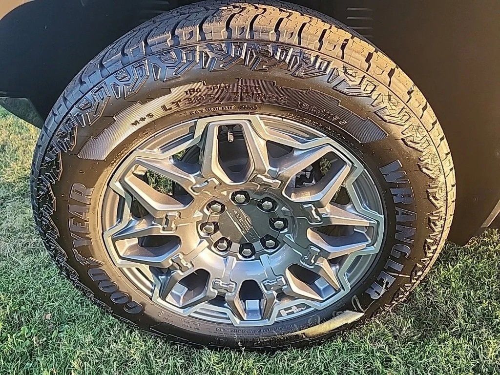 New 2026 GMC Hummer EV 4x4 Crew Cab image 22