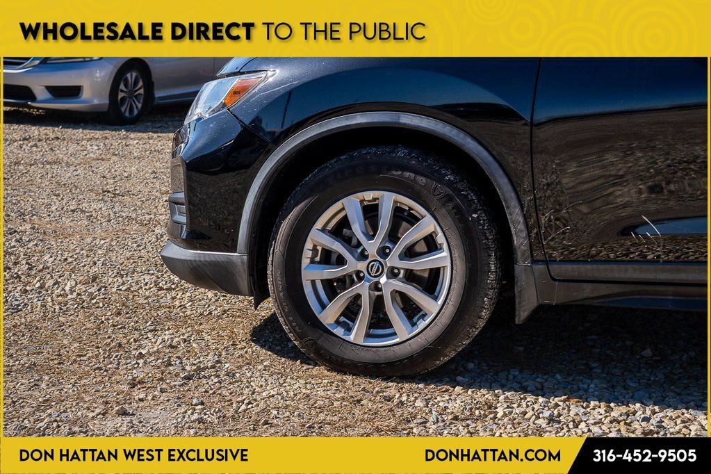 Used 2017 Nissan Rogue SV w/ SV Premium Package image 36