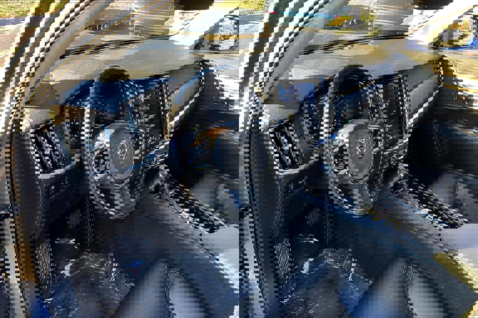 Used 2019 Volvo V90 T5 Cross Country w/ Protection Package Premier image 17