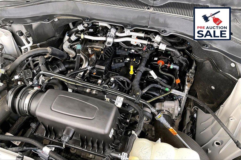 Used 2022 Ford Explorer XLT image 32