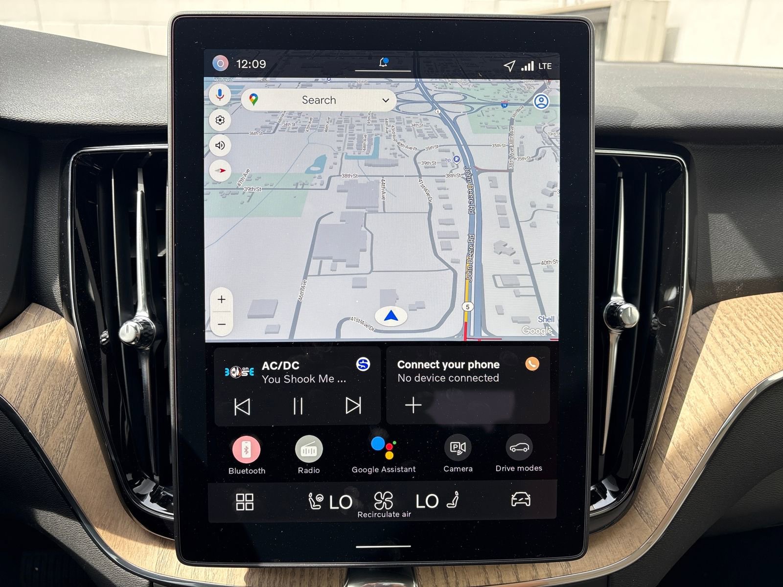 New 2026 Volvo XC60 B5 Plus w/ Protection Package Premier image 20